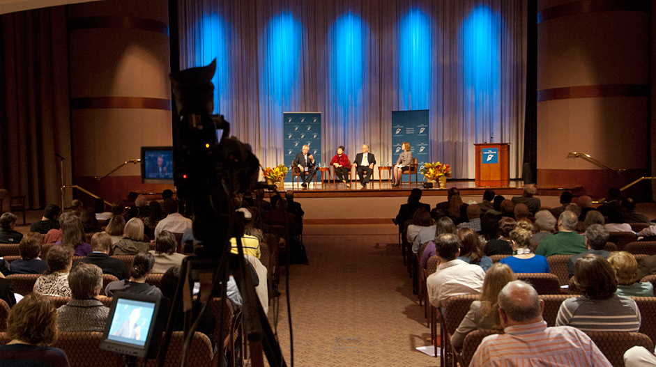 Graduate Assistants in operational areas within The Carter Center collaborate with our programs to ensure that the mission and the message of the Center is implemented effectively.